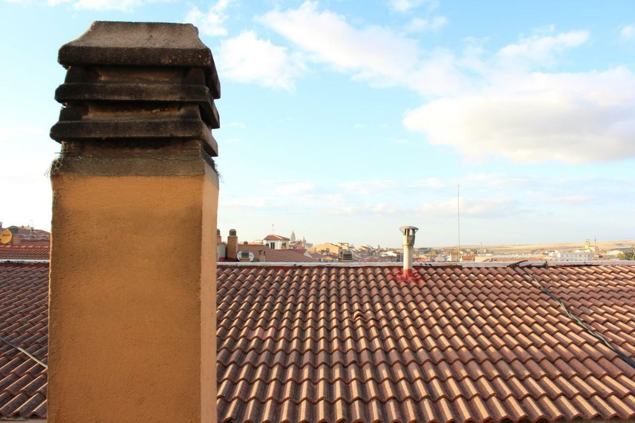 Vut Skyline Apartment Segovia Bagian luar foto